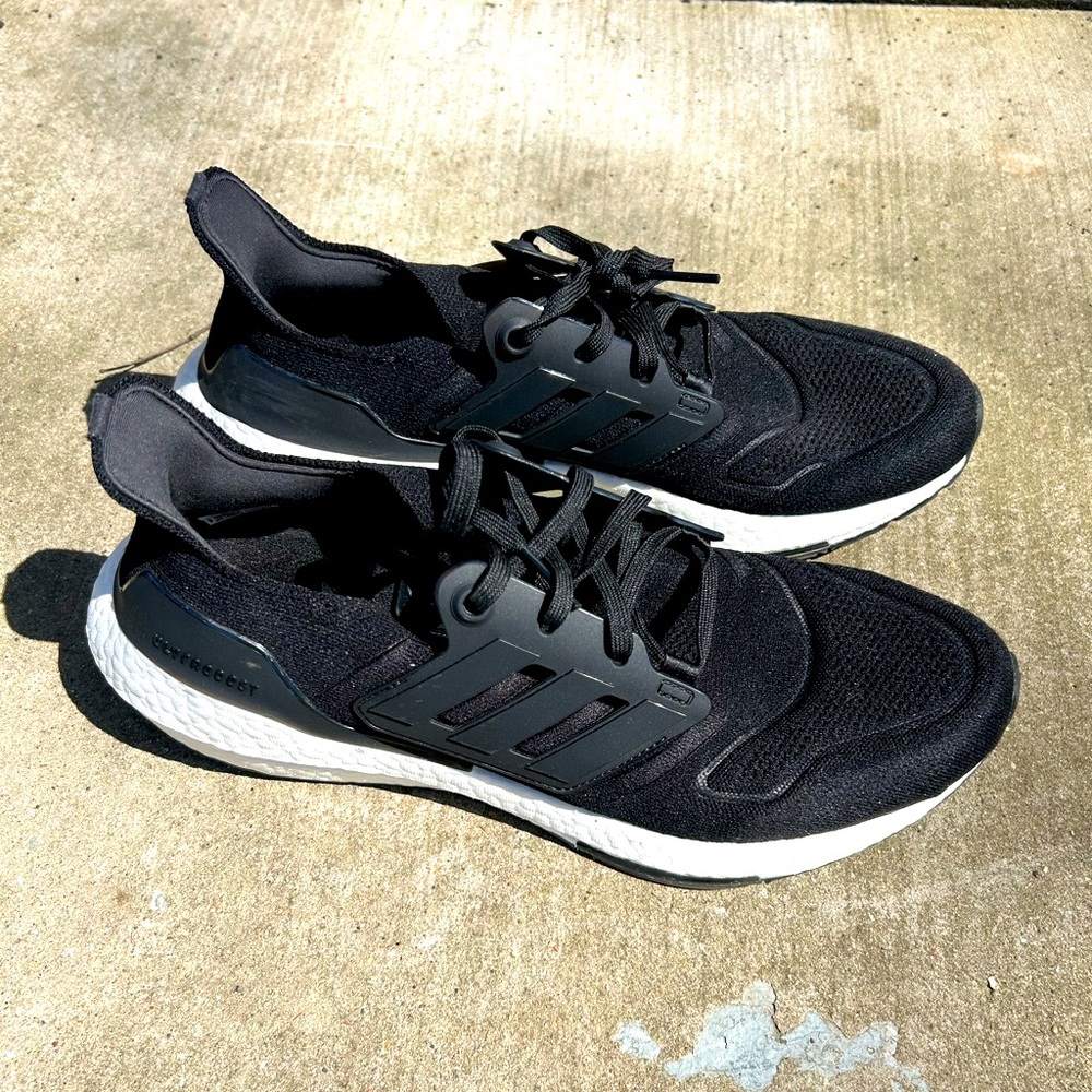 Adidas ultra boost men’s 10.5 athletic shoes, like new